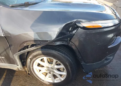 2016 Jeep Cherokee Latitude z USA, uszkodzony, nr VIN 1C4PJMCB5GW216028